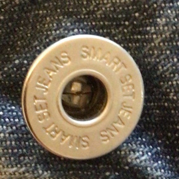 Women Size 1 Smart Set denim shorts - Picture 2 of 6